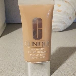 Clinique Stay Matte Oil Free Foundation Beige 15
